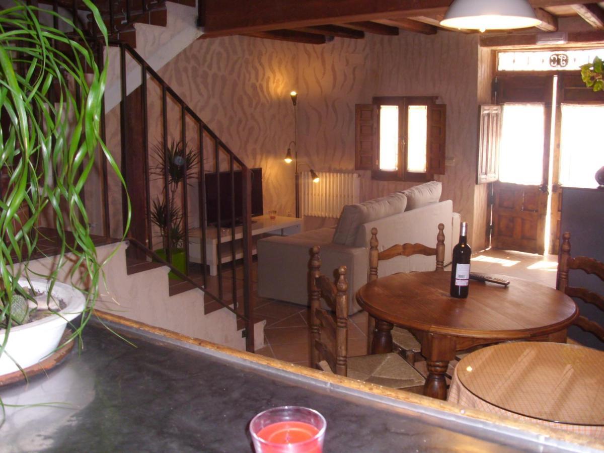 Casa Rural Con Jacuzzi Taberna Del Tio Pedro Cabanas de Polendos Luaran gambar